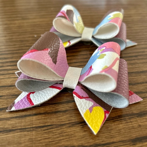 SOLD•Shoe Clips - Picture 3 of 3